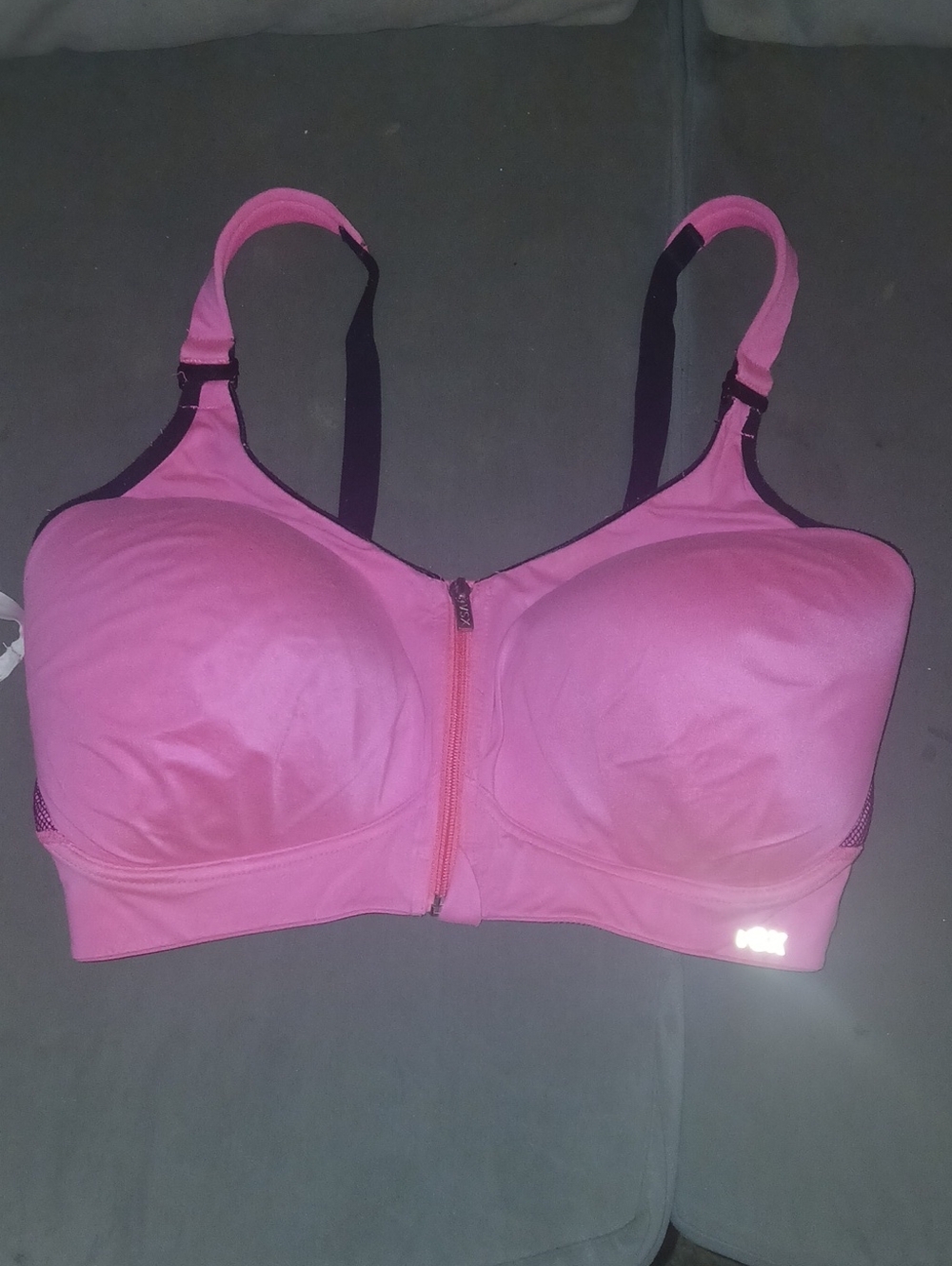 VSX Front-Zip Medium-Impact Sports Bra - Pink